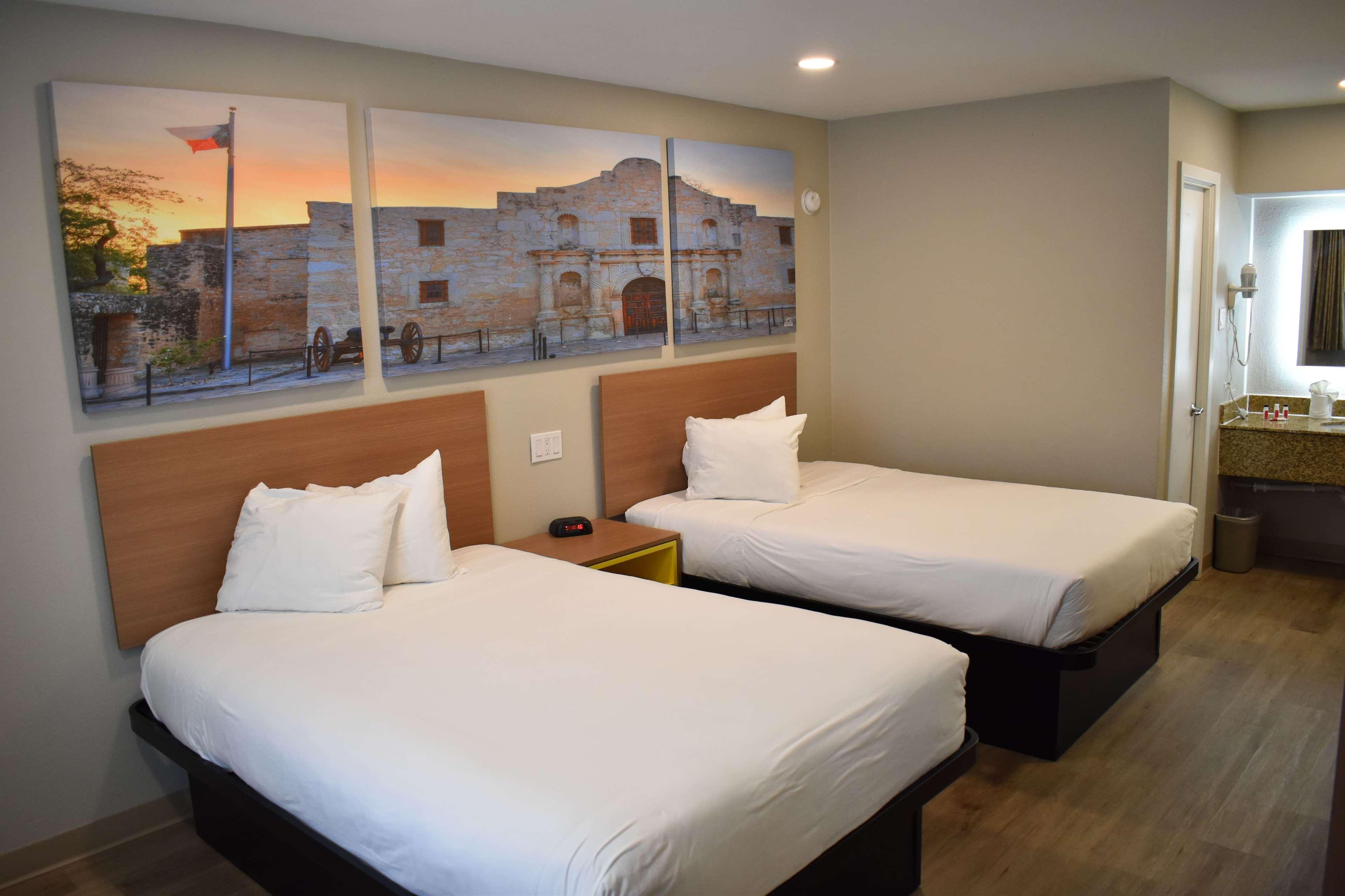 Days Inn By Wyndham San Antonio Alamo/Riverwalk Екстериор снимка